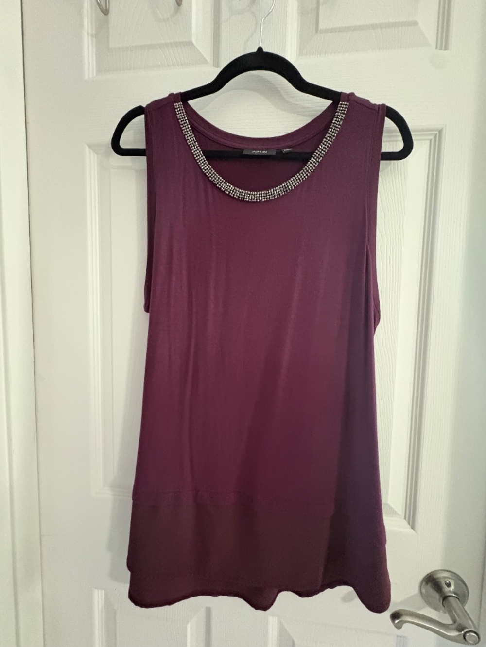 Apt. 9 Burgundy Embellished Neckline Sleeveless Top Women’s XL